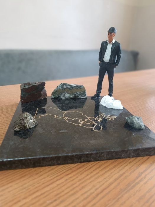 Геолог. Geolog. Скульптура геолога.