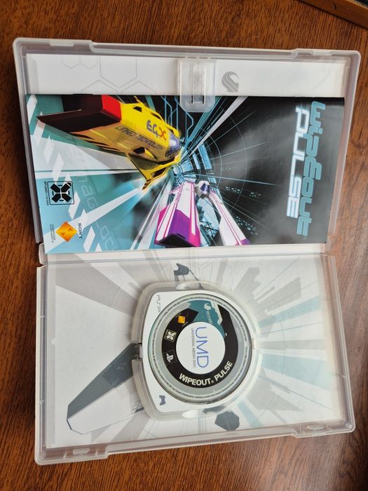 Игра WipEout Pulse для PSP, оригинал UMD