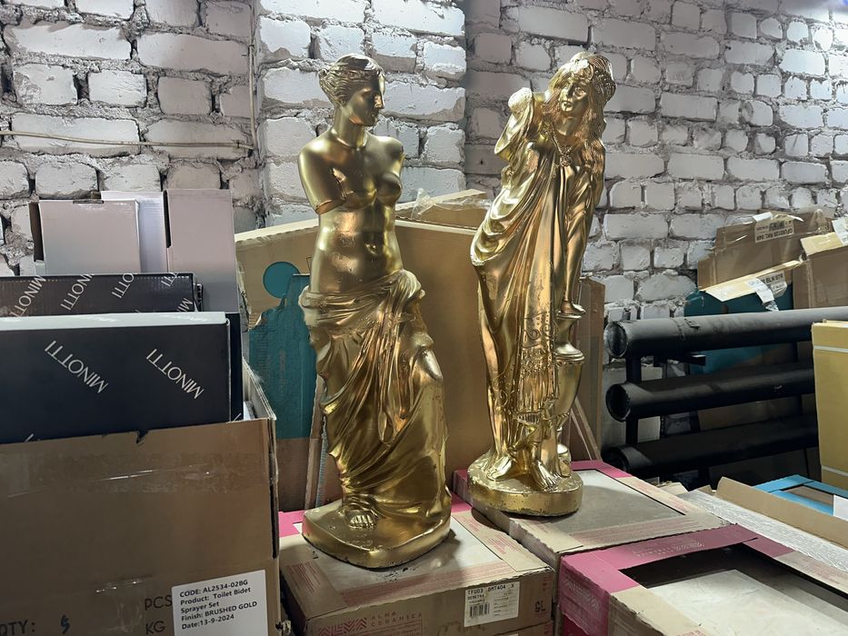 Статуетка 1 штука(правая) срочно