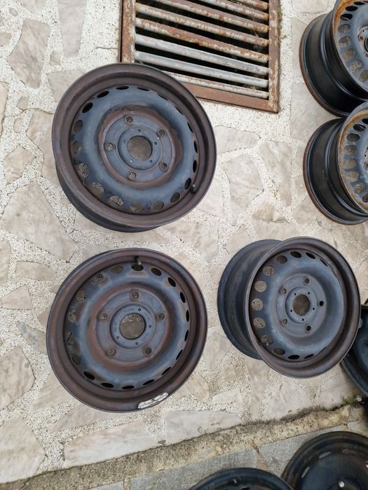 Бусови джанти Ford  16С Перфектно състояние.Замъка Ямбол.
