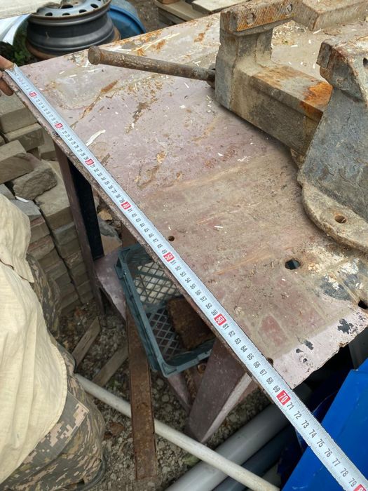 Стол железный рабочий