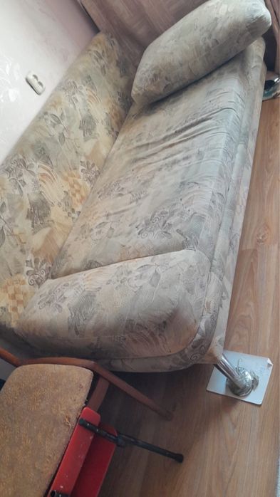 Отдам даром диван