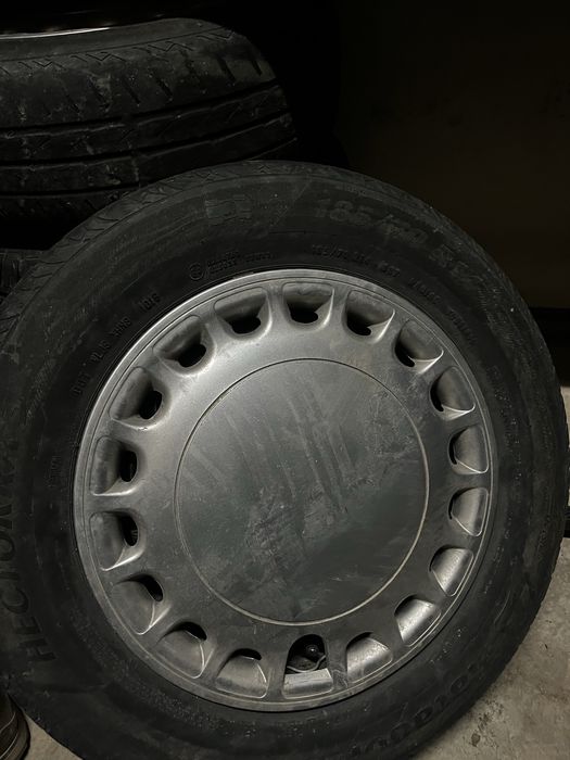 Продам летнюю резину с дисками