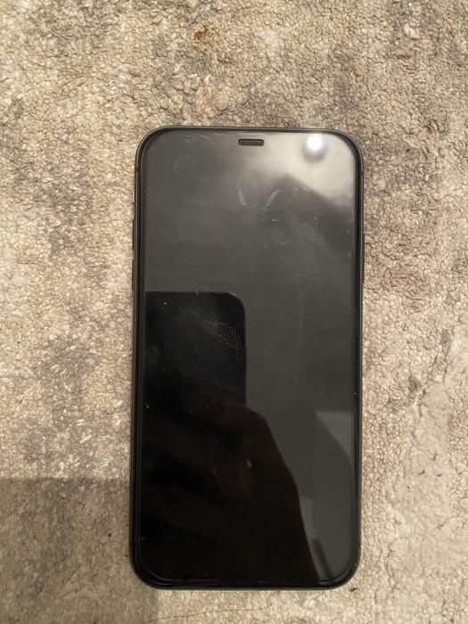 Продам два айфона 11 модели в идеале