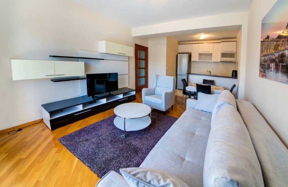 Дава се под наем Двустаен апартамент в Пловдив, Тракия - 57 кв.м за 280.5 € - Снимка #1