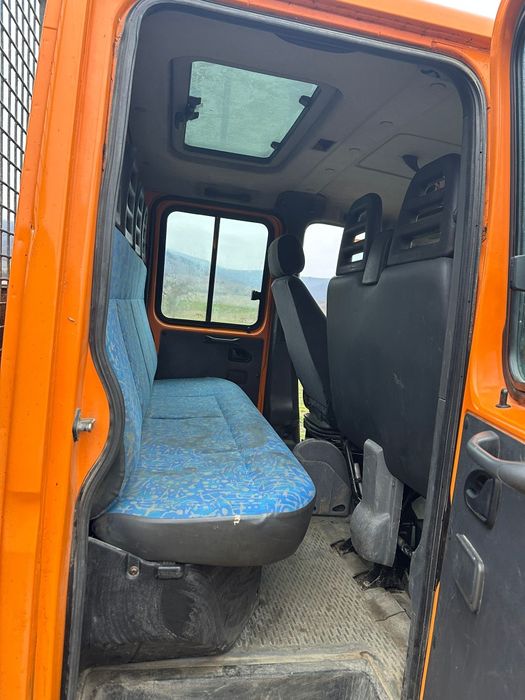 Vând sau schimb iveco dayli  cu microbuz.