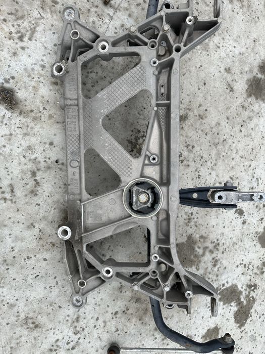 Cadru motor Volkswagen passat b8 / skoda superb / facelift / nonfacelift / manuala / automata