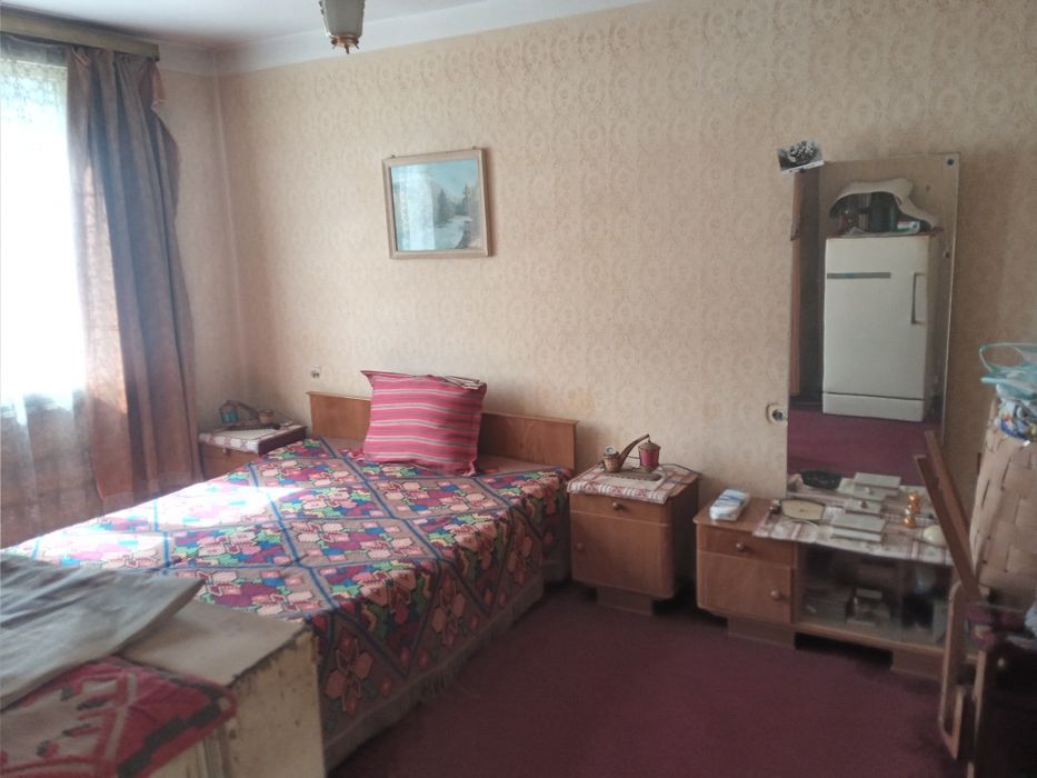 Продава се вториетаж от къща