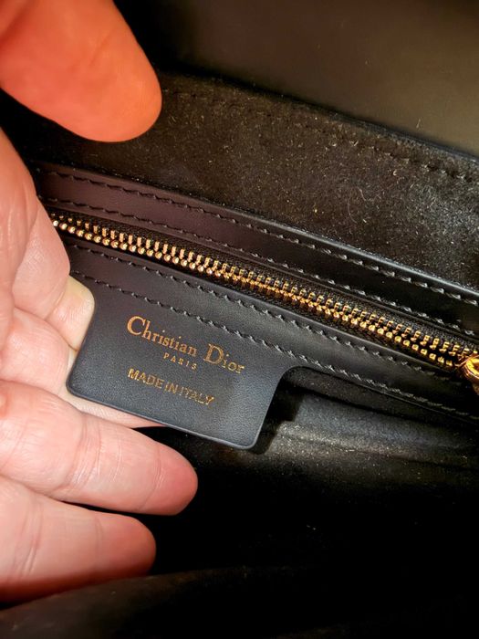 Geanta saddle, neagra cu accesorii aurii