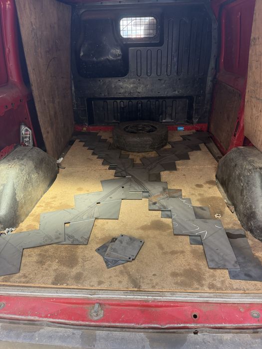 Scara metalica interior