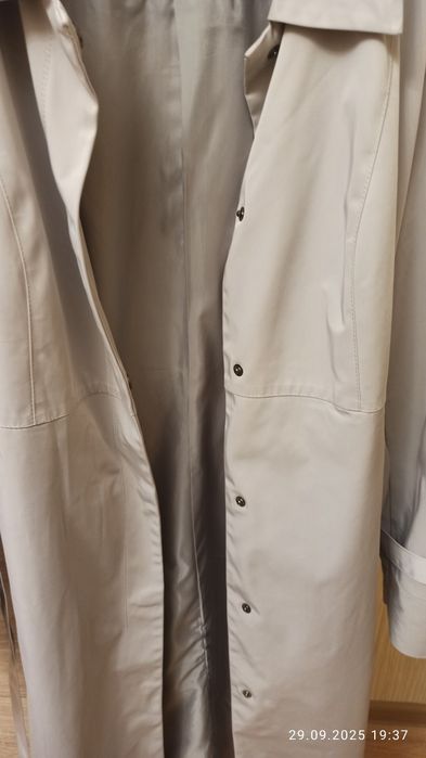 Продаю женский плащ