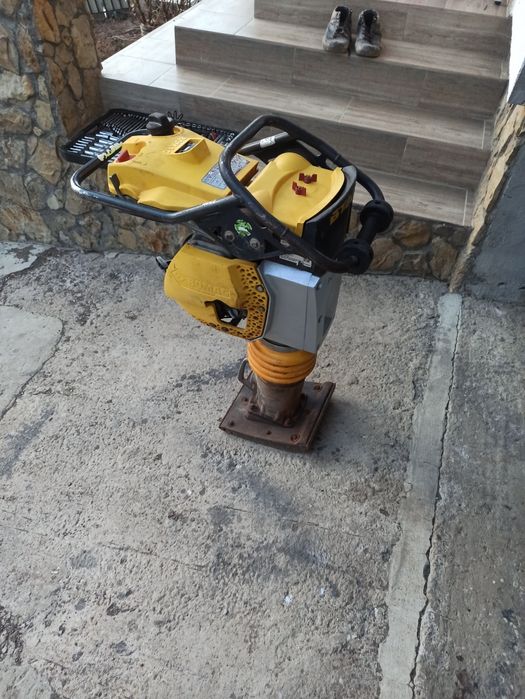 Închiriez mai compactor