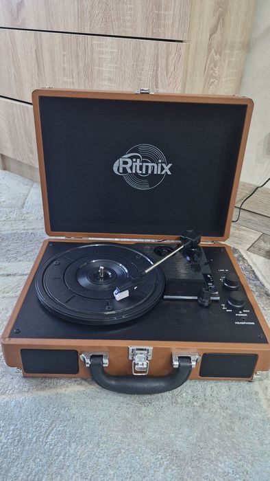 Продам проигрыватель.