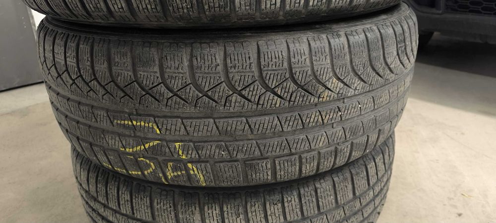 Зимни гуми, Pirelli 235/60/20, Дот 2021г