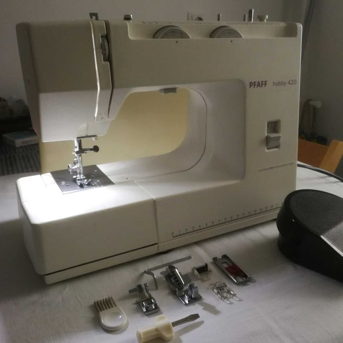 Продавам шевна машино PFAFF Hobby 420