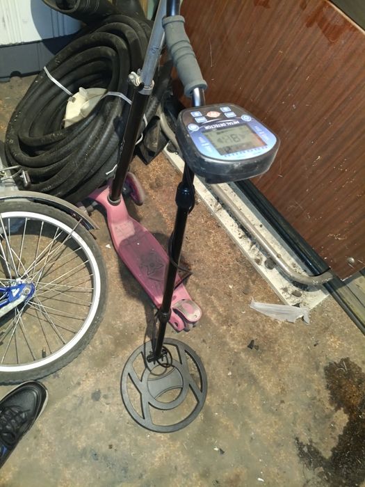 Металлоискатель продам