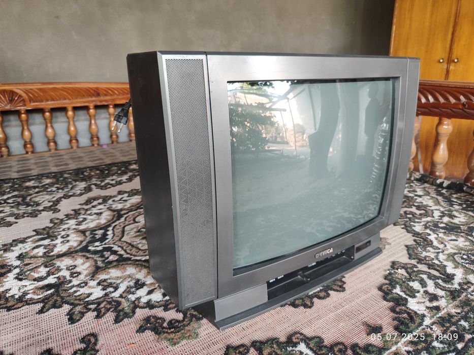 Televizor sotiladi. ORVICA YAPONIYA. Pulti yo'q. Ekran ishlavotganidi.