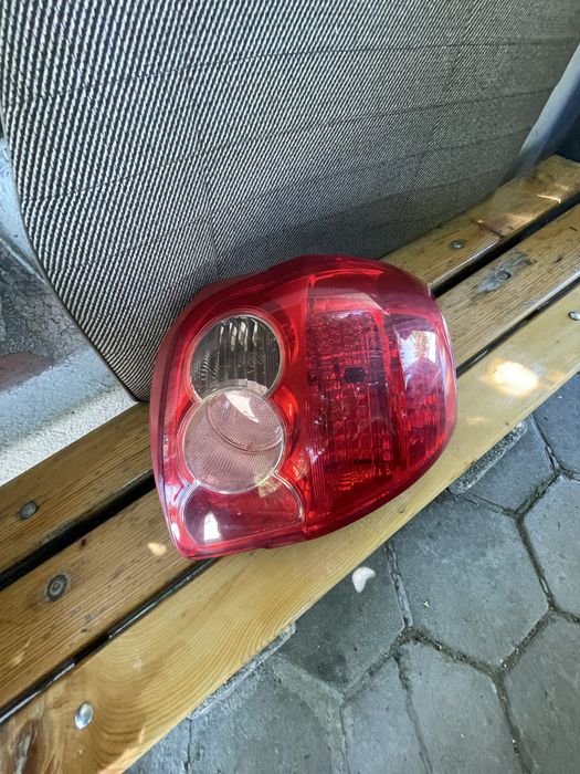 Оригинален стоп за тойота аурис дясен toyota auris