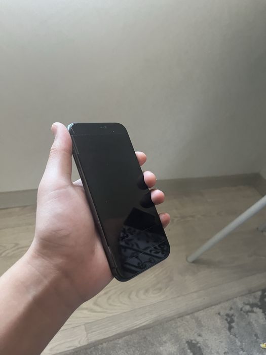 Продам айфон 11  за 35000