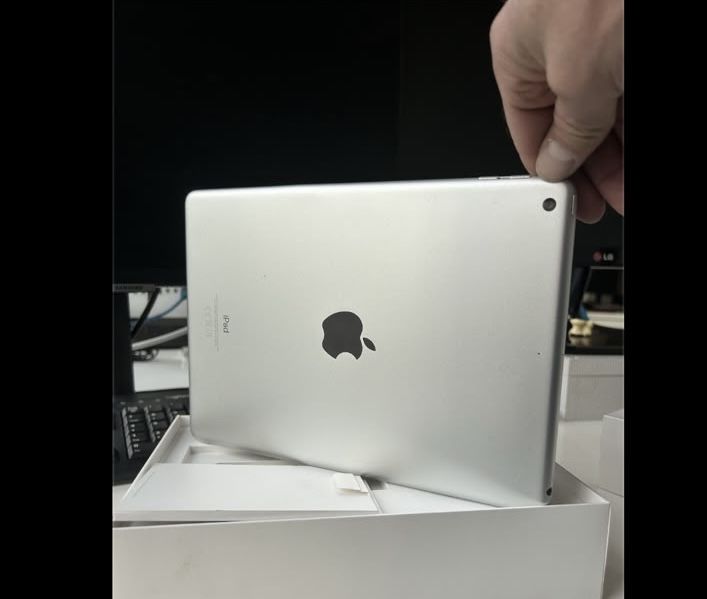 продам  ipad 6 generation