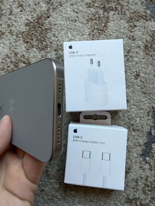 iPhone 15 Pro 90% baterie, Titanium