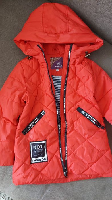 Продам детскую куртку