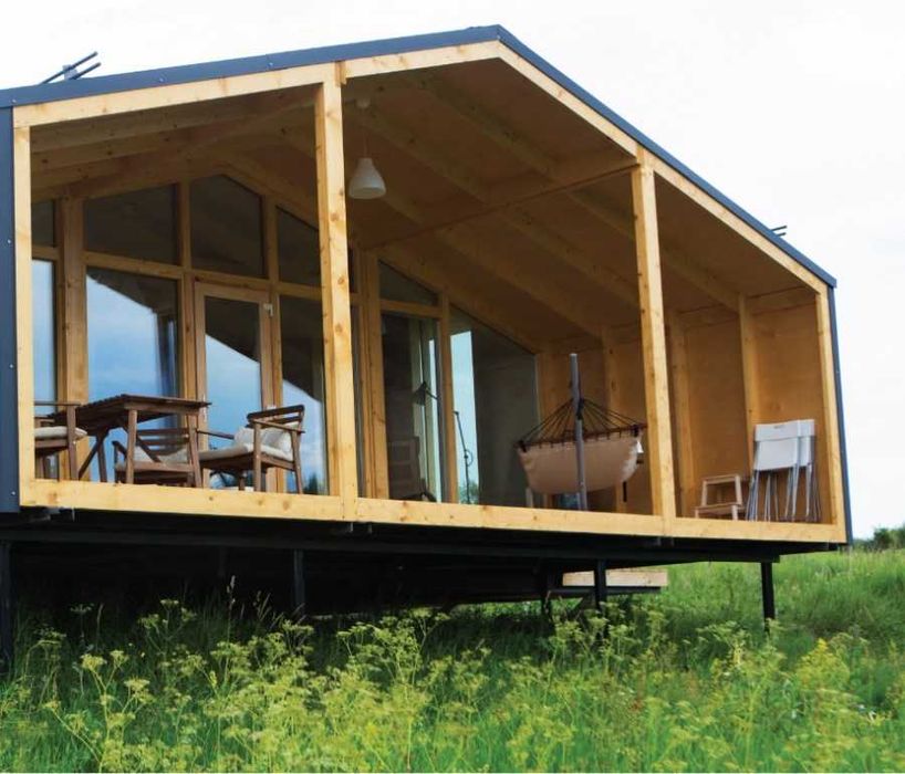 Vand casa modulara pe structura metalica 10m x 10m