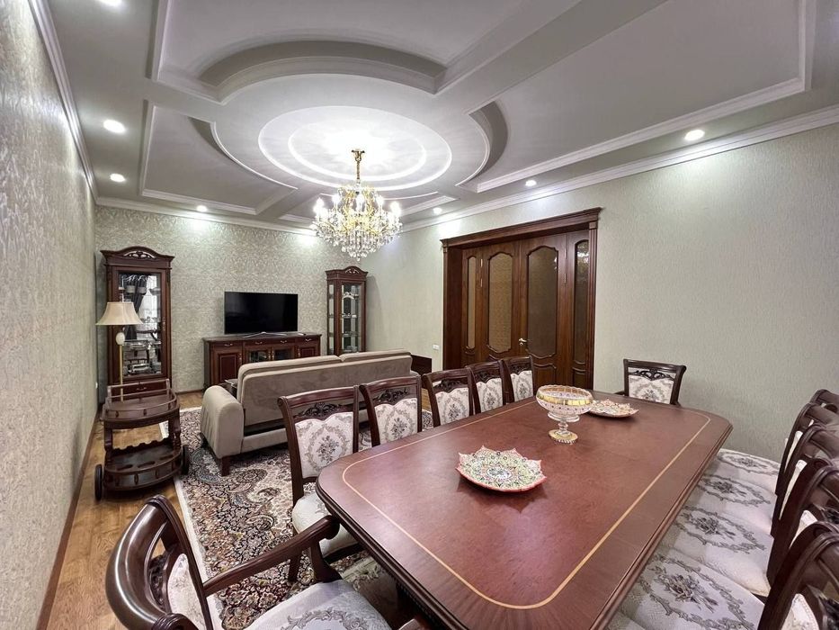 Центр Луначарского- Шуртепа дом 3.7 сотки 3 уровня