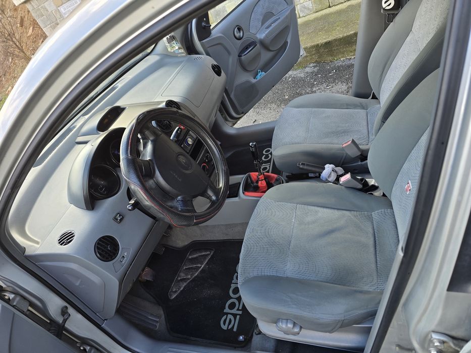Chevrolet kalos 2005 година на части