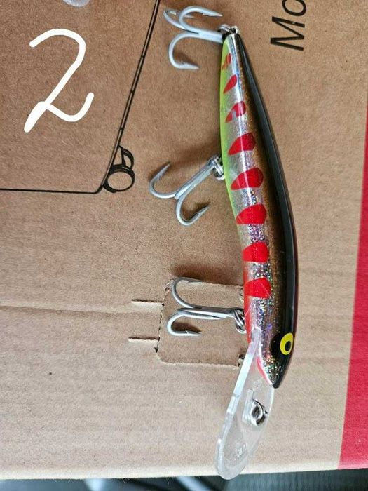 Комплект Воблери за бяла риба и сом-може и поотделно