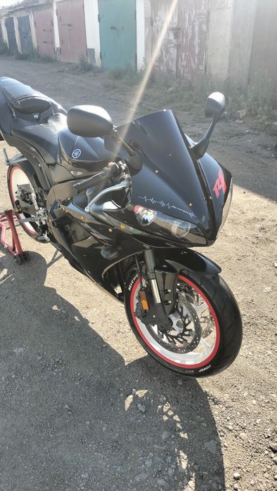 Продам ямаху r1 2006 год
