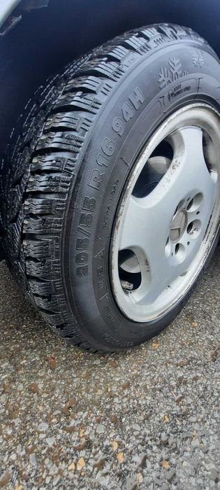 Продавам мерседес с 220cdi 143ps 2000g