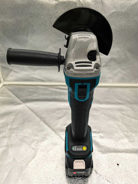 Polizor unghiular pe acumulator Hitman 62V 399 lei