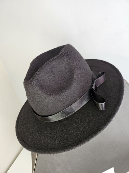 Федора / Шапки в син, черен и  светло кафяв цвят