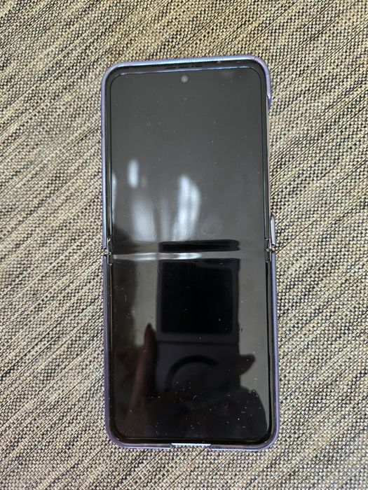 Samsung Zip Flip 4 purple