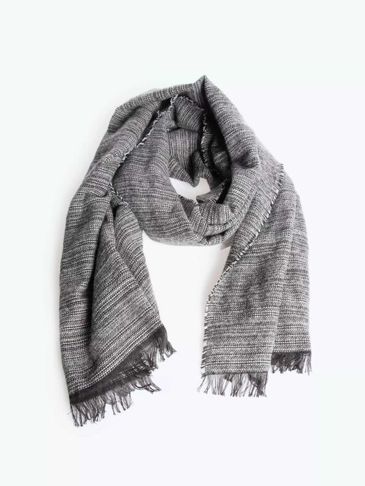 Безплатна доставка за всеки шал.