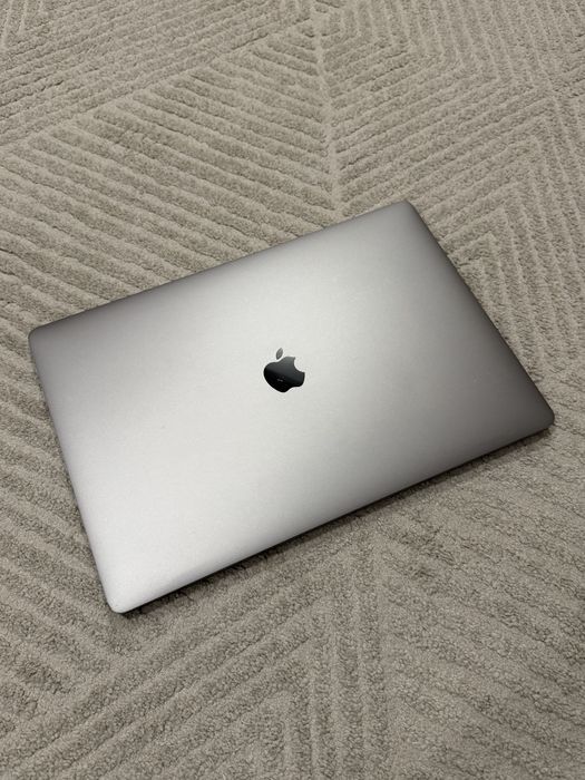 MacBook Pro 16 i7/16gb/512gb