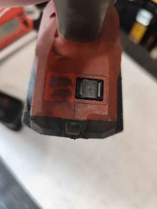 Промо Акумулаторен удърен гайковерт Хилти Hilti SIW 4At-22 Nuron