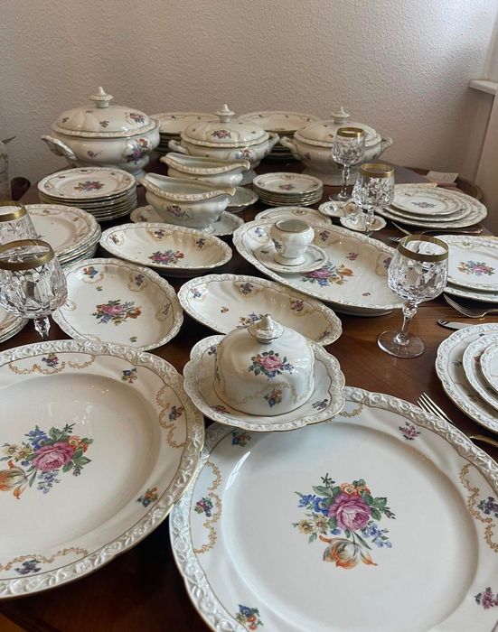Голям антикварен порцеланов сервиз Graf von Henneberg – 52 части