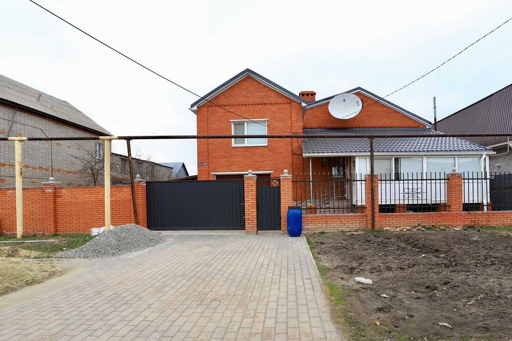 Дом, 188.6м², участок 8 сот.