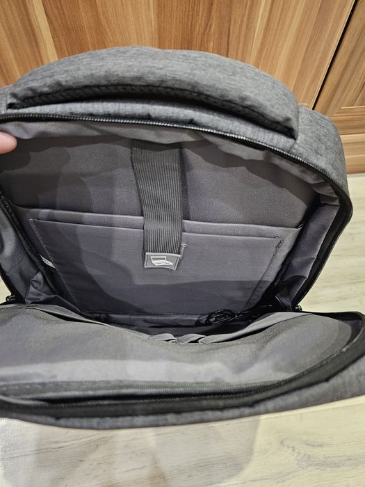 Продаётся рюкзак под ноутбук HONOR