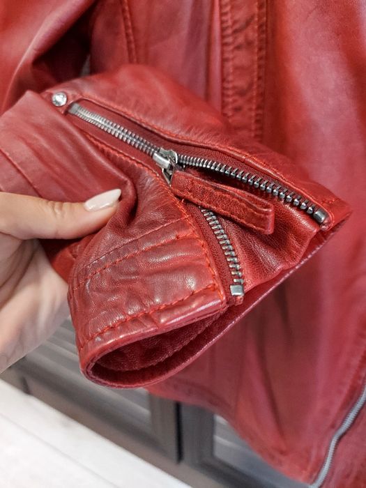 Червено яке естествена кожа S