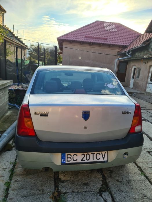Vând Dacia Logan