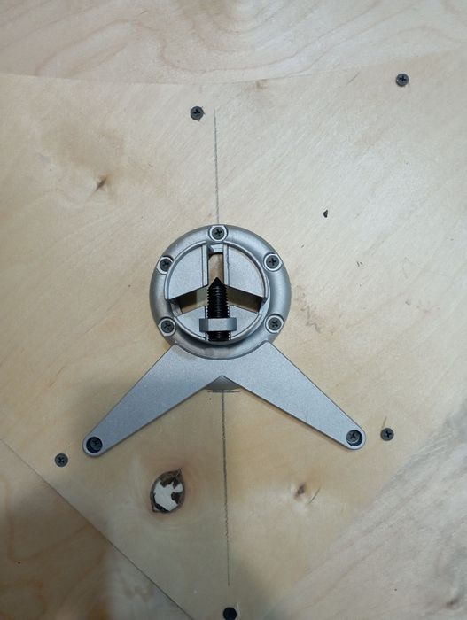 Стол круглый 140 см