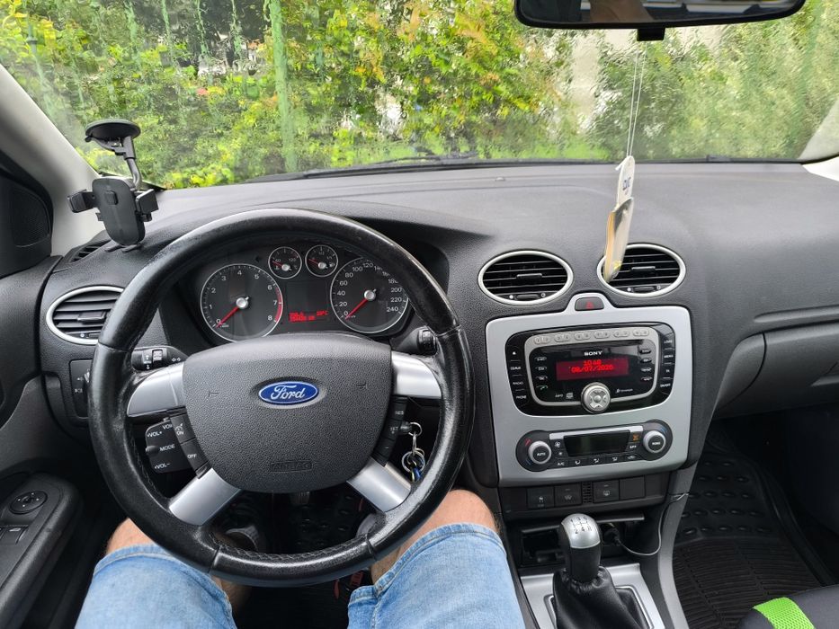 Vând Ford Focus benzină