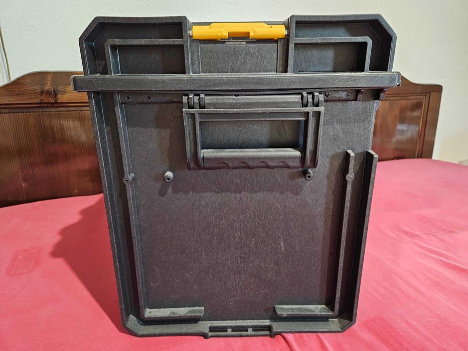 Куфар за инструменти DeWALT TOUGHSYSTEM DS400