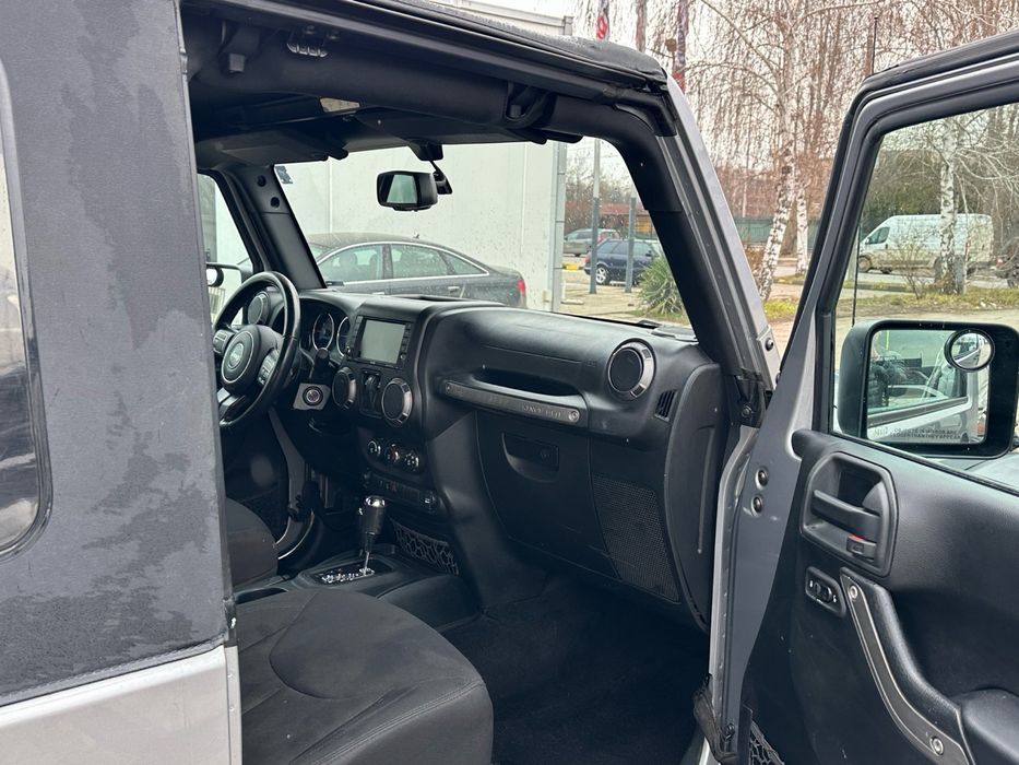 Jeep Wrangler 3.6L W6 бензин