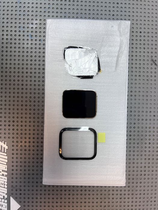 Geam Apple Watch seria 3 38/42mm pret 299 lei