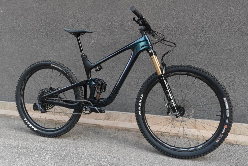 Нов Карбонов Велосипед 29" Giant 1х12 Sram Gx Fox Valve Live Bluetooth