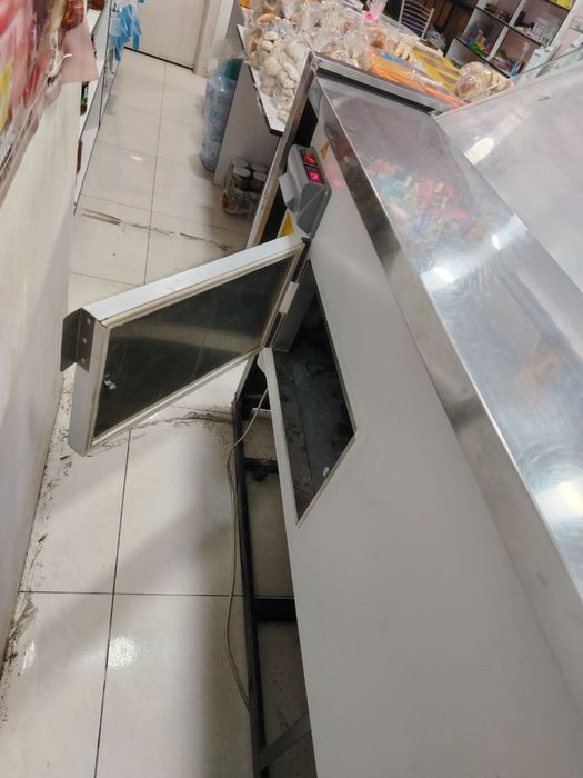 Oziq ovqatlari va gosht Dokonlari uchun Xolodilnik Muzlatgich sotiladi